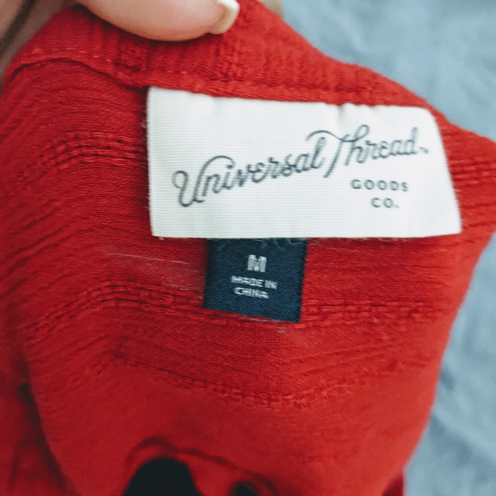❣️ Universal Thread Short Ruffle Sleeve V-Neck - Picture 3 of 7